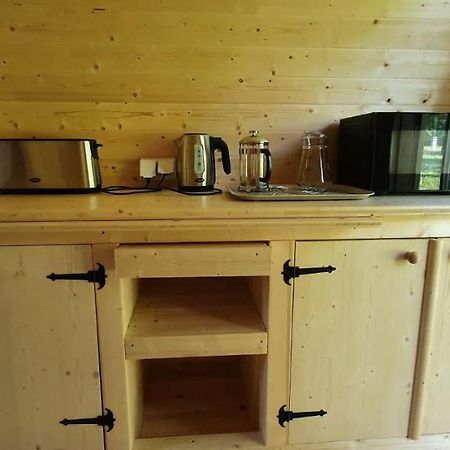 Cabane 2/3 Pers Au Camping Les Patis Nazelles-Negron Buitenkant foto